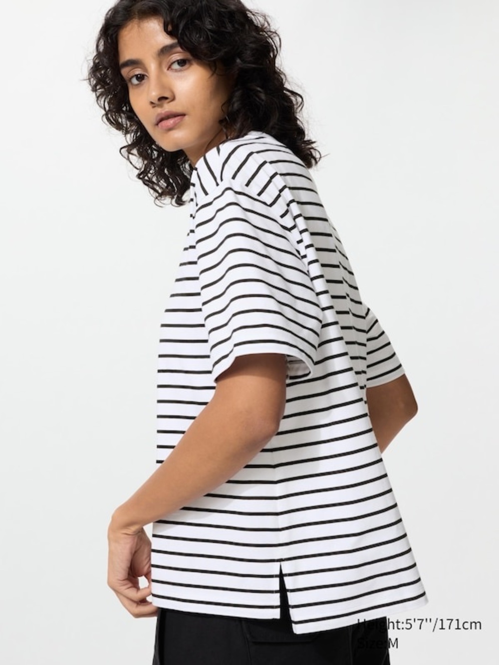 Uniqlo White and Black Striped Short Sleeve Tee